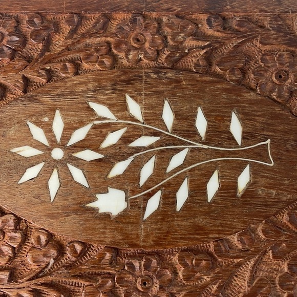 Vintage Wooden Hand Carved Trinket Box Floral Inlay Design - Picture 11 of 15